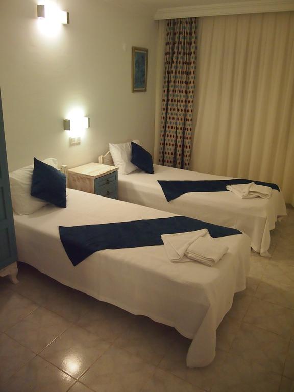 Ozcem Apart Aparthotel Fethiye Exterior photo