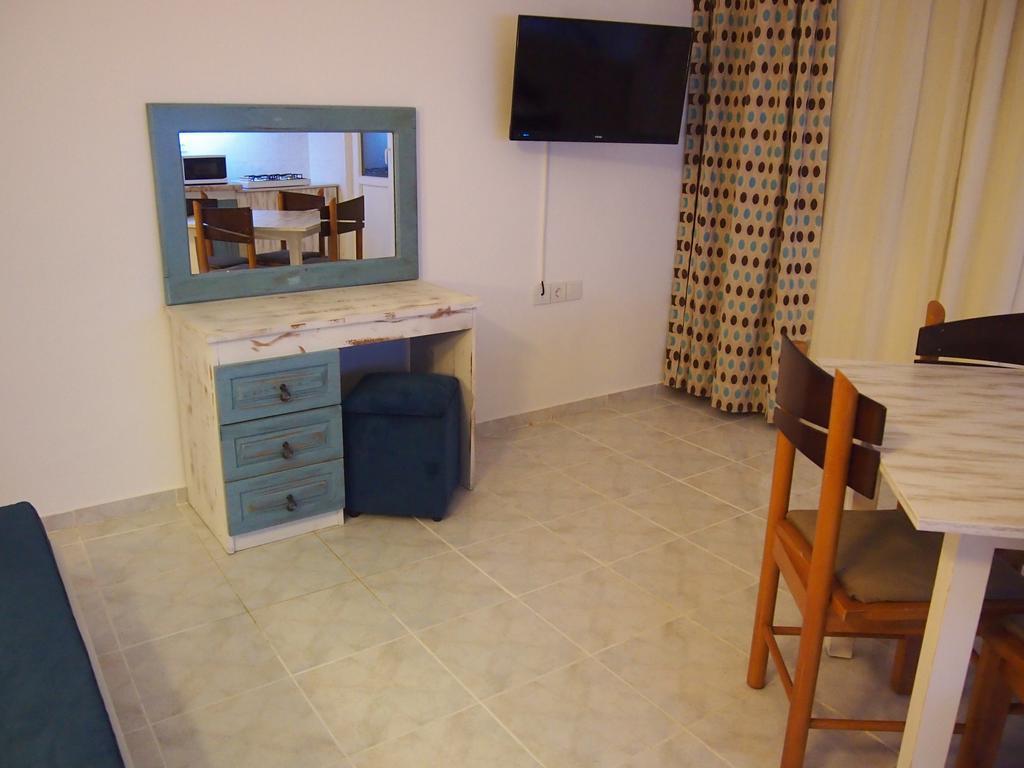 Ozcem Apart Aparthotel Fethiye Exterior photo