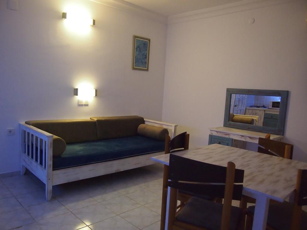 Ozcem Apart Aparthotel Fethiye Room photo