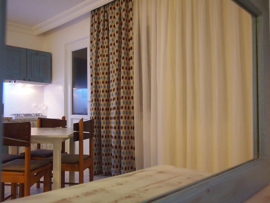 Ozcem Apart Aparthotel Fethiye Exterior photo